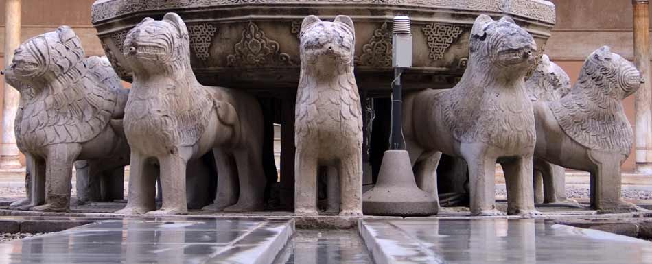Patio de Leones de la Alhambra de Granada Patio de Leones de la Alhambra de Granada