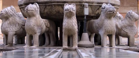 Patio de Leones de la Alhambra de Granada Patio de Leones de la Alhambra de Granada