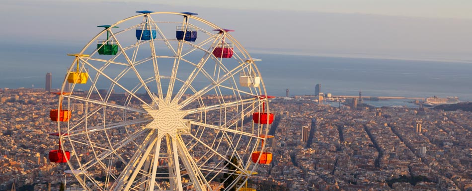 Noria del Tibidabo y vista panorámica de la ciudad Noria del Tibidabo y vista panorámica de la ciudad