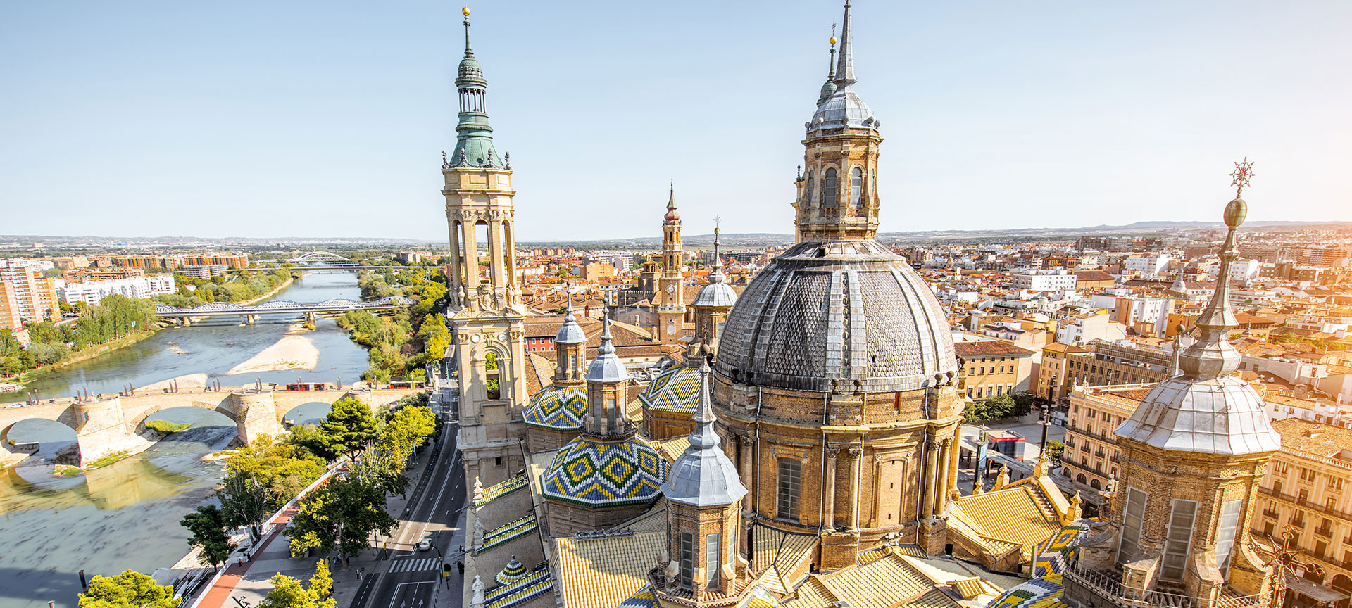 Die Basilika El Pilar in Zaragoza
