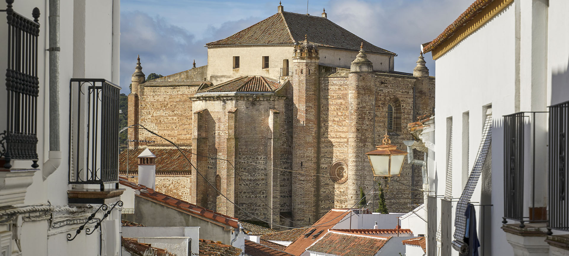 ÉgIise et forteresse de Cazalla de la Sierra (province de Séville, Andalousie)