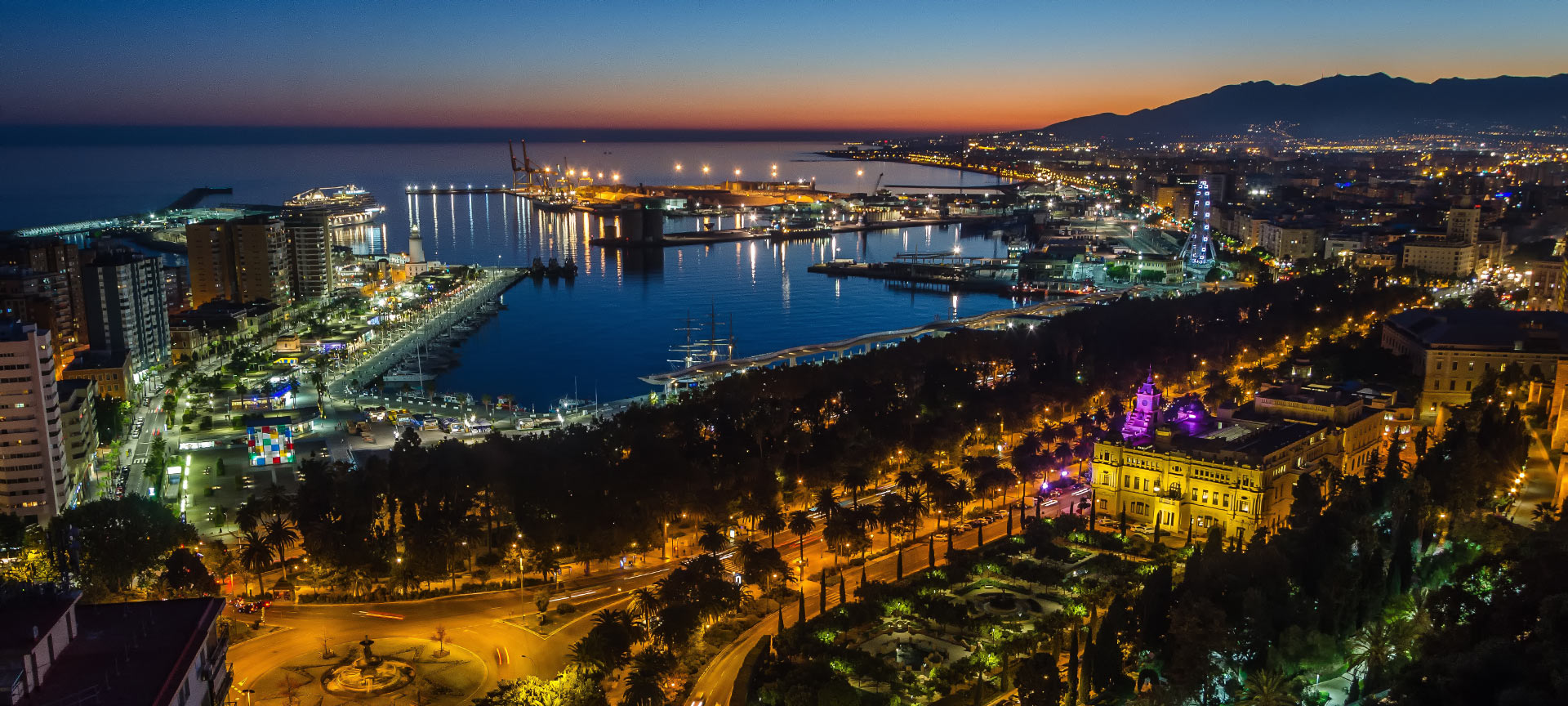 Vistas de Málaga de noche 