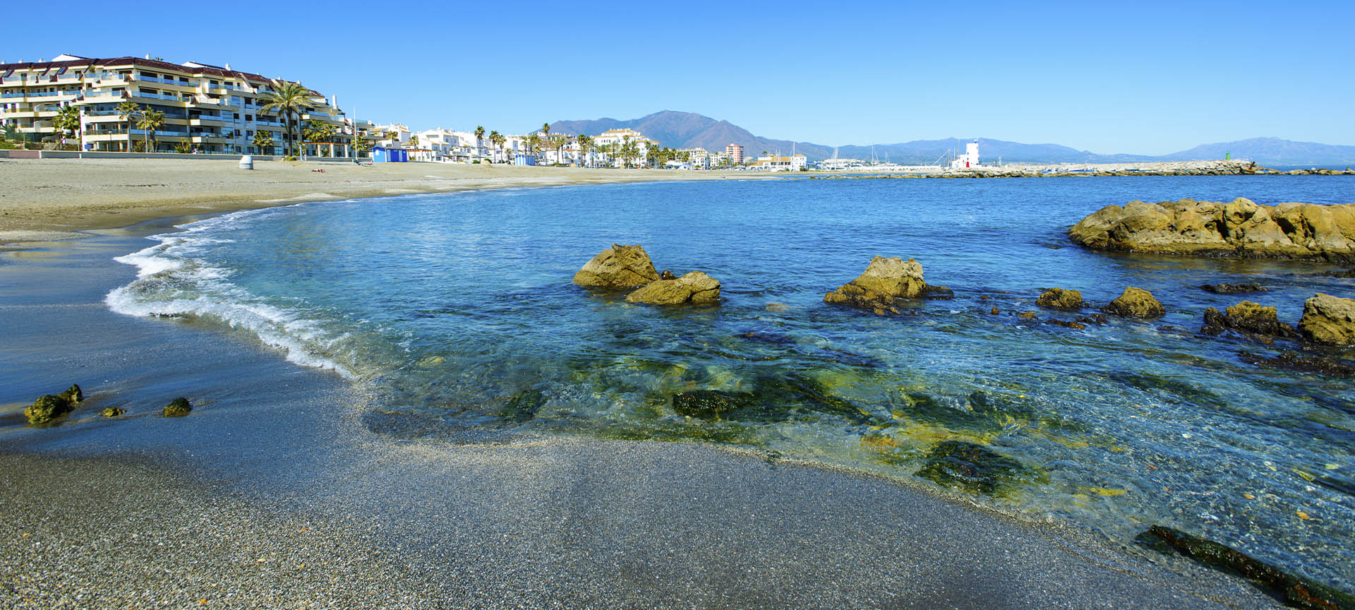 Spiaggia di La Duquesa, a Manilva (Malaga, Andalusia)