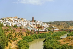 Vista de Montoro (Córdoba, Andaluzia), junto ao Rio Guadalquivir