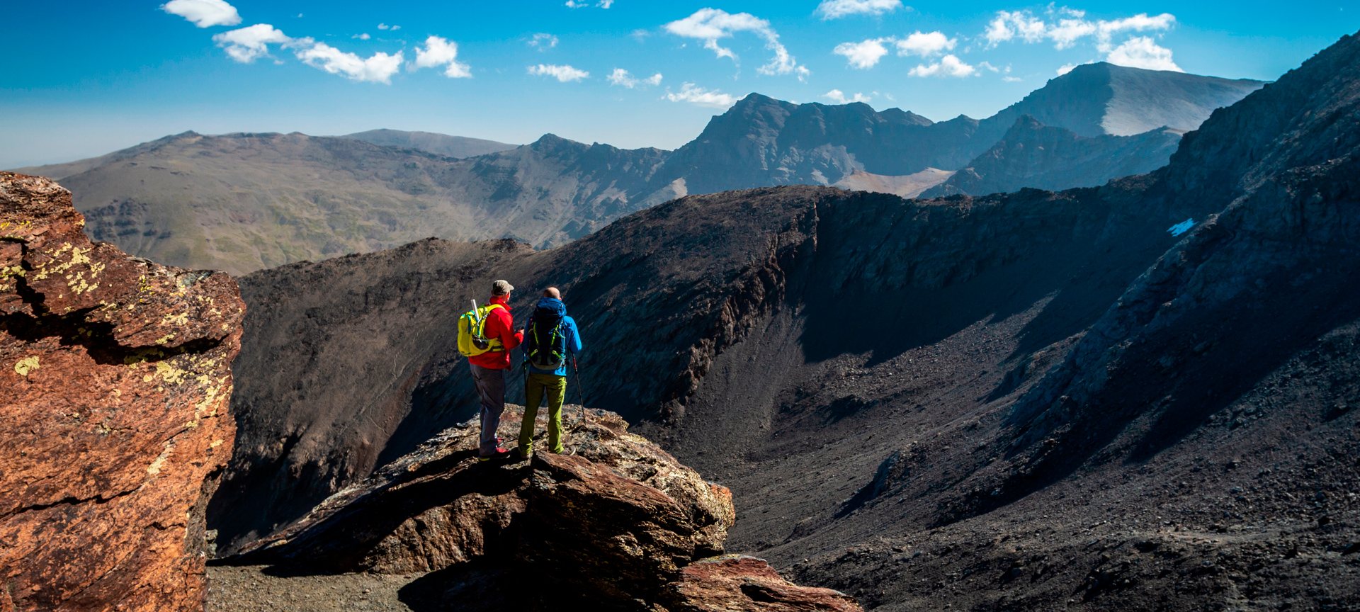 Des randonneurs dans les montagnes de Sierra Nevada à Grenade, Andalousie