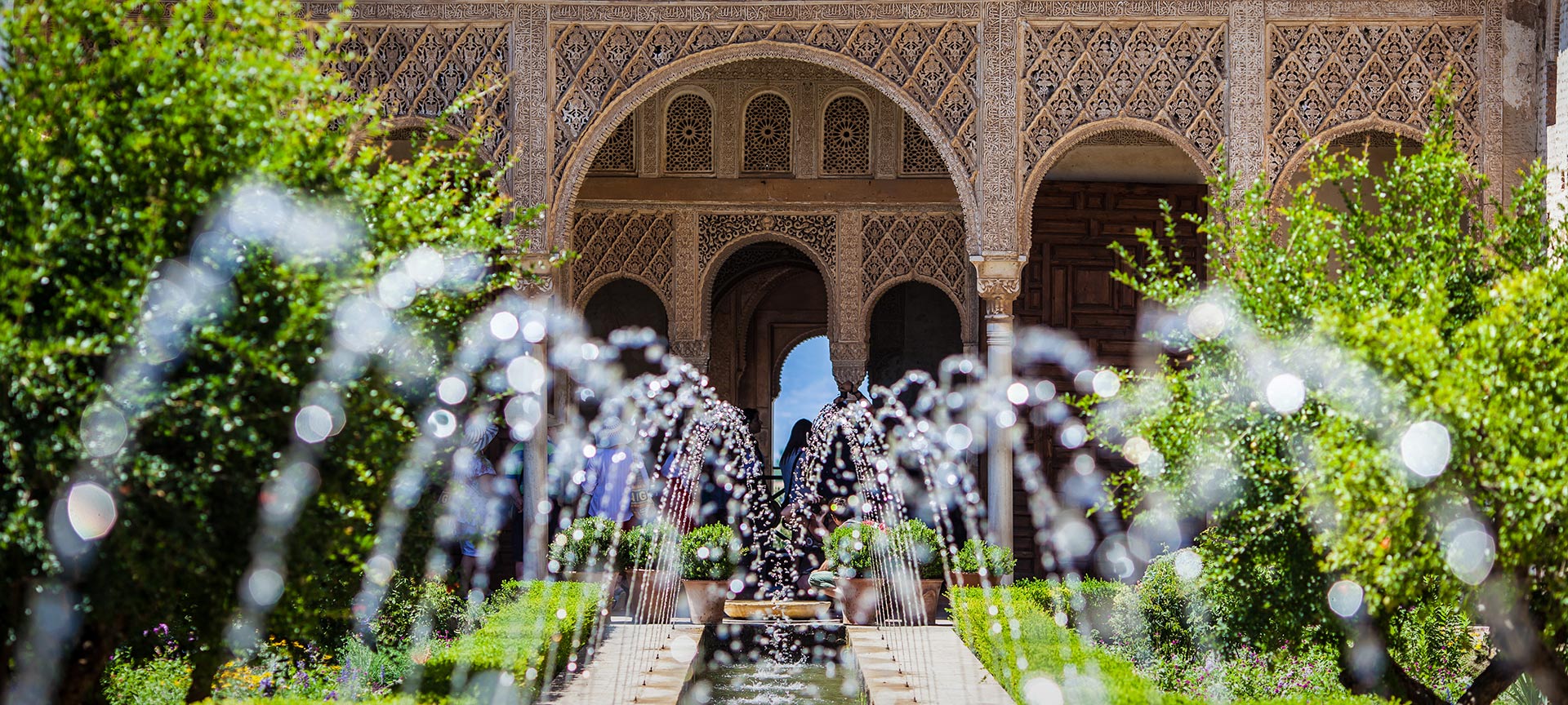 Detailansicht des Innenhofs des Generalife der Alhambra, Granada