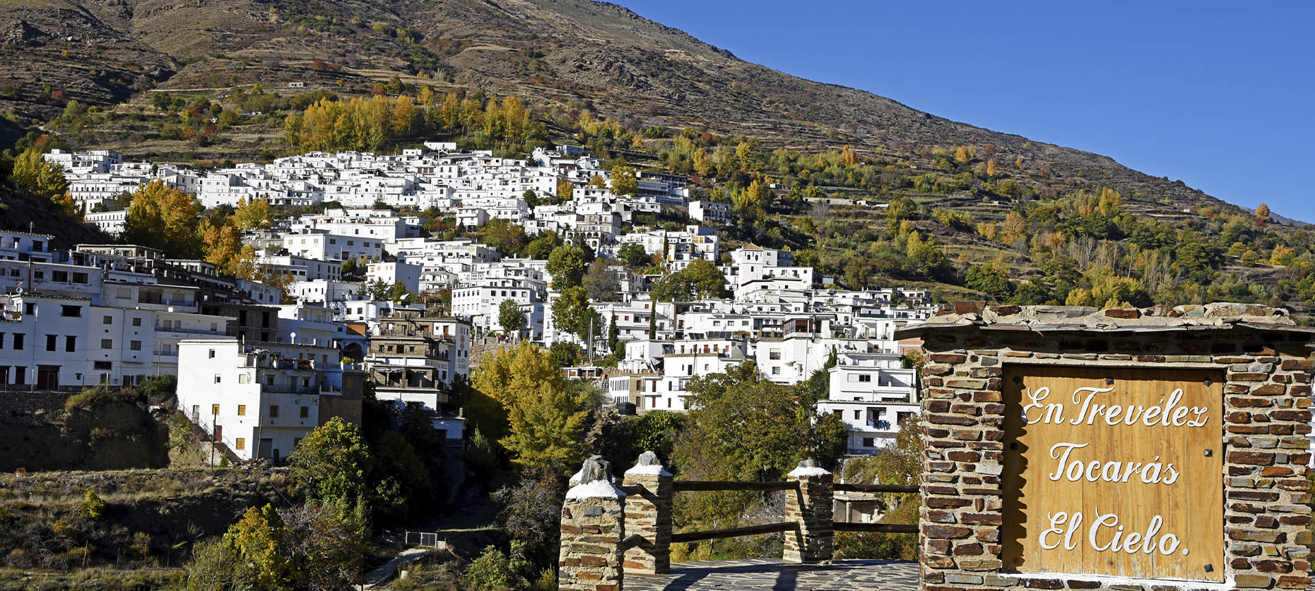 Panorama Trévelez (prowincja Grenada, Andaluzja)