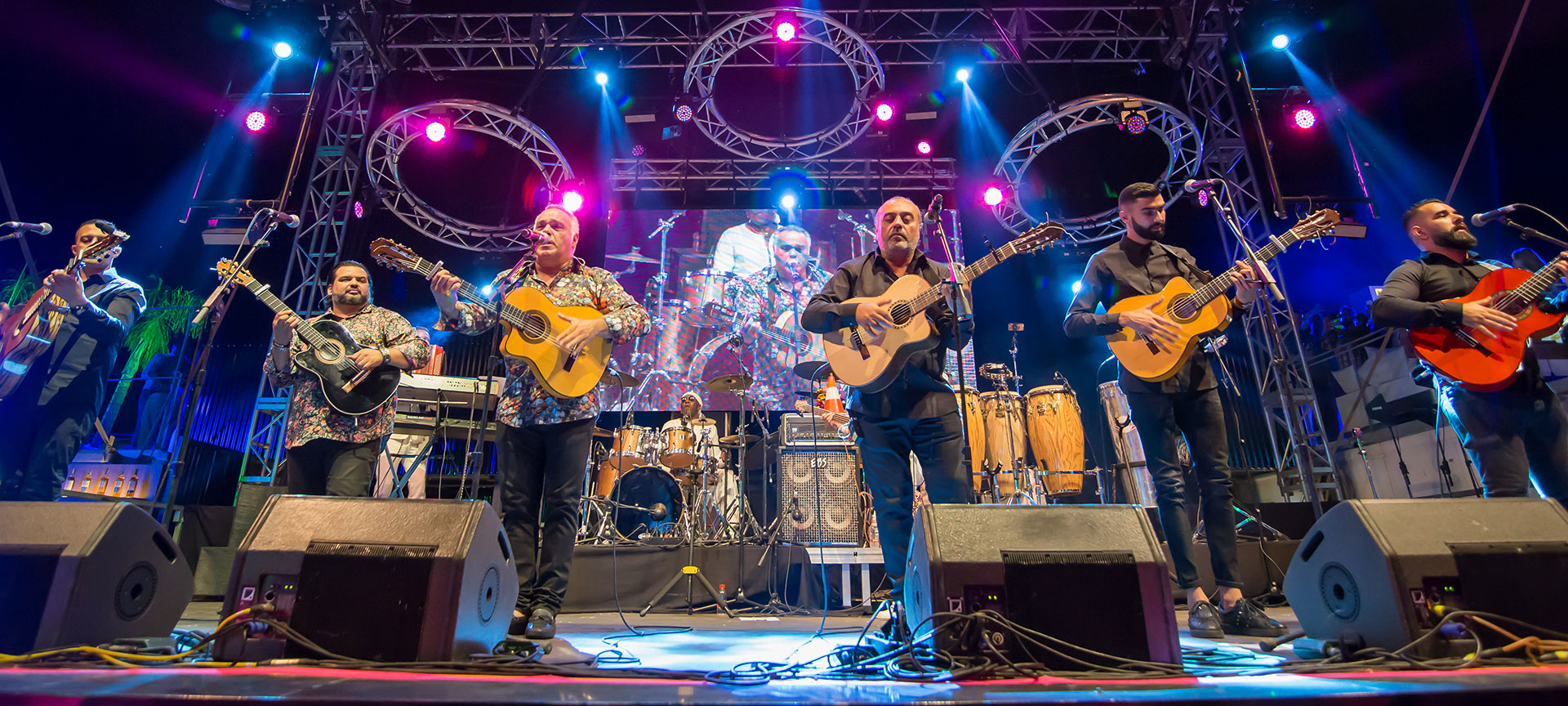 Gipsy Kings autorstwa André Reyesa Gipsy Kings autorstwa André Reyesa
