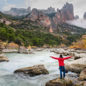 Tourist in den Mallos de Riglos in Huesca