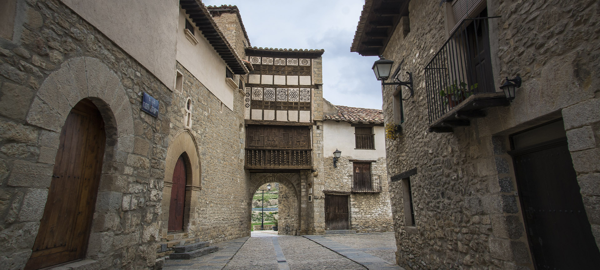 El Portal de las Monjas de Mirambel, en Teruel (Aragón)