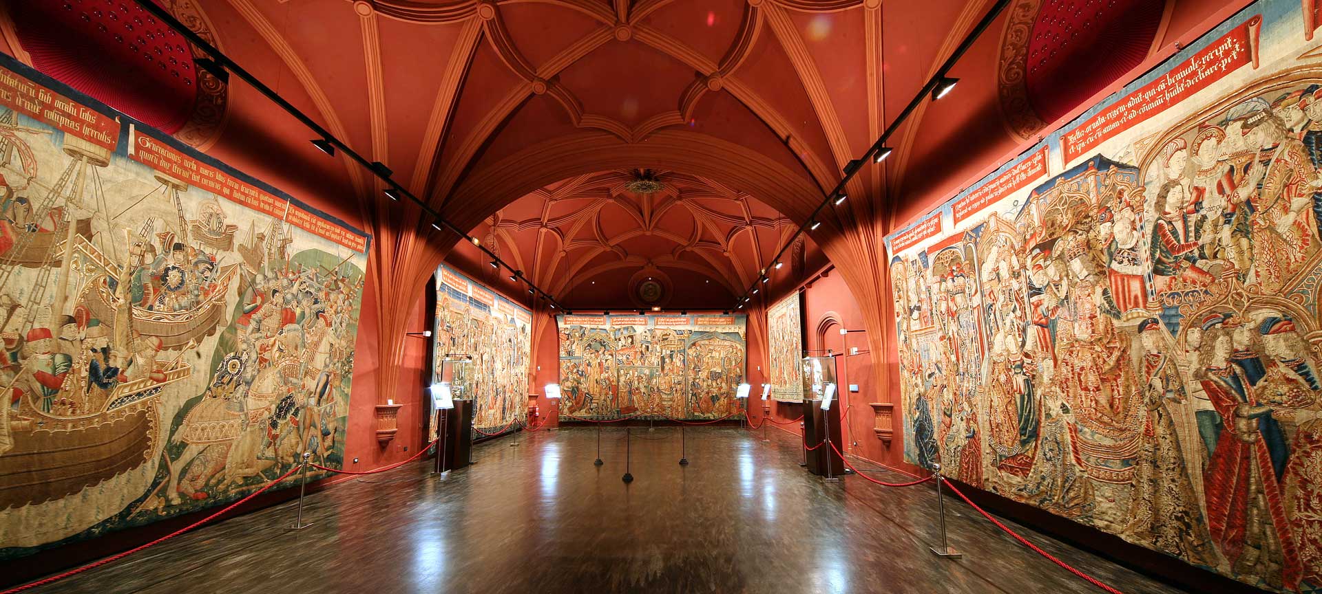 La Seo Chapterhouse Tapestry Museum