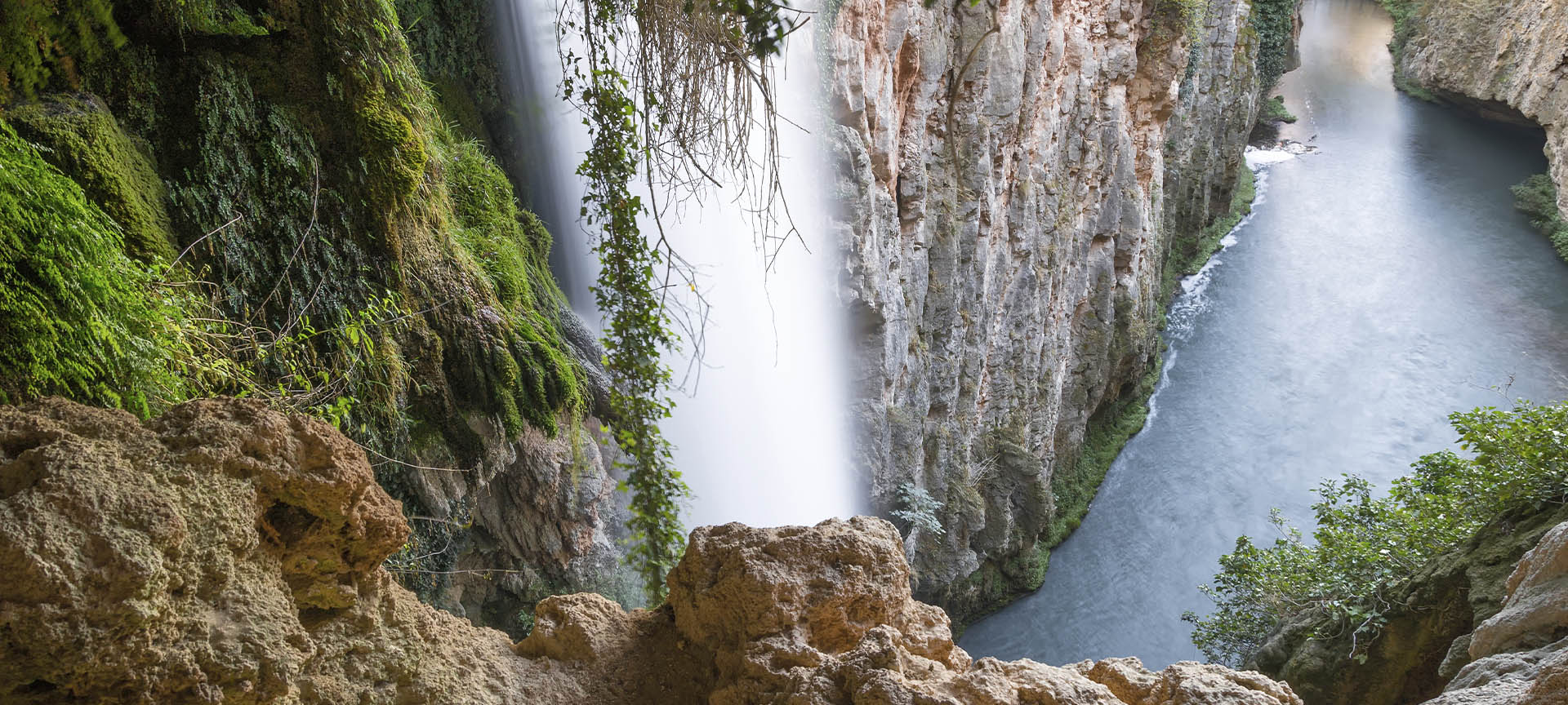 "Cola de Caballo waterfall at Monasterio de Piedra park in Nuévalos (Zaragoza, Aragon) "
