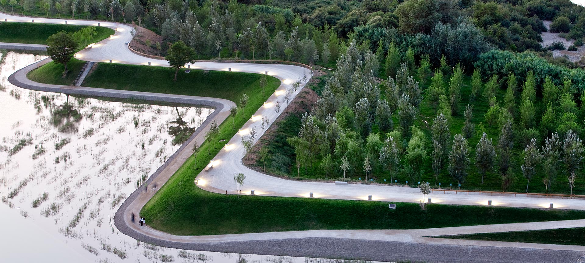 Park des Wassers Luis Buñuel. Zaragoza Park des Wassers Luis Buñuel. Zaragoza