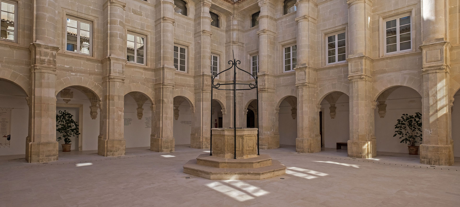  Pátio do Museu de Menorca. Maó