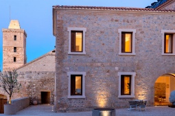 Vista externa do Parador de Eivissa