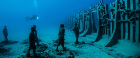 ジェイソン・デカイレス・テイラー作「ルビコン川の横断」ランサロテ大西洋美術館 ジェイソン・デカイレス・テイラー作「ルビコン川の横断」ランサロテ大西洋美術館