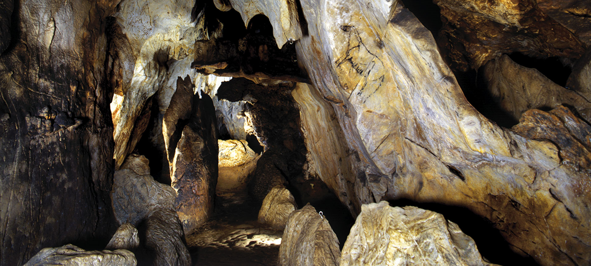 Grutas de Las Monedas. Ponte Viesgo Grutas de Las Monedas. Ponte Viesgo