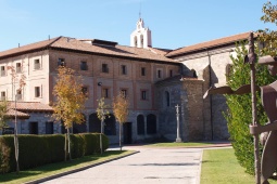 Exterior do Convento de Nuestra Señora de la Bretonera, em Belorado
