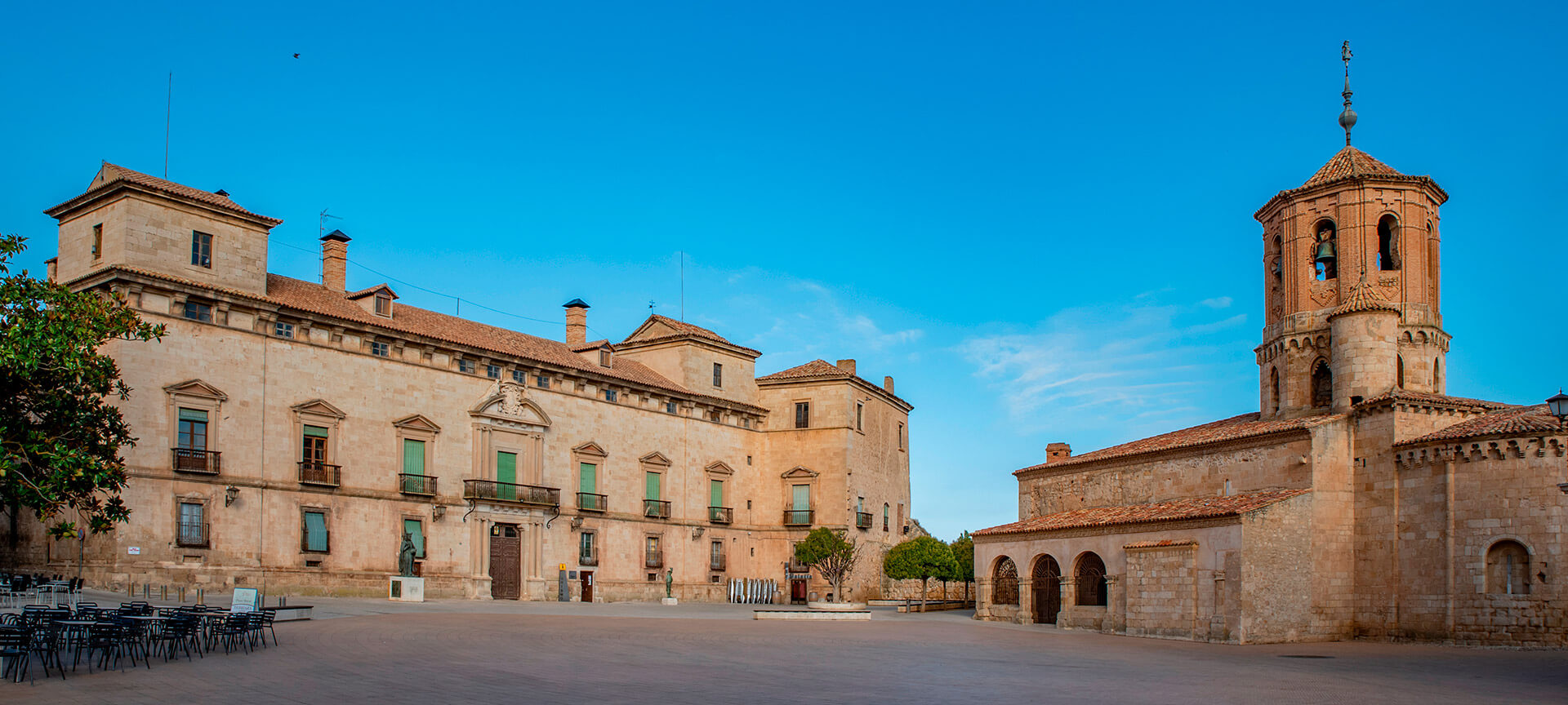 Plaza Mayor d’Almazán (province de Soria, Castille-León) Plaza Mayor d’Almazán (province de Soria, Castille-León)