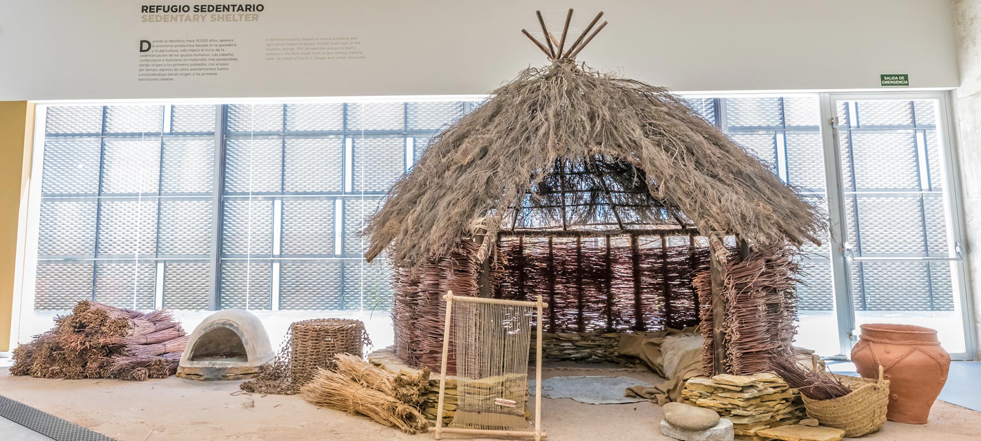 Centrum Archeologii Eksperymentalnej w Atapuerca (CAREX). Rekonstrukcja chaty do siedzenia. Burgos Centrum Archeologii Eksperymentalnej w Atapuerca (CAREX). Rekonstrukcja chaty do siedzenia. Burgos