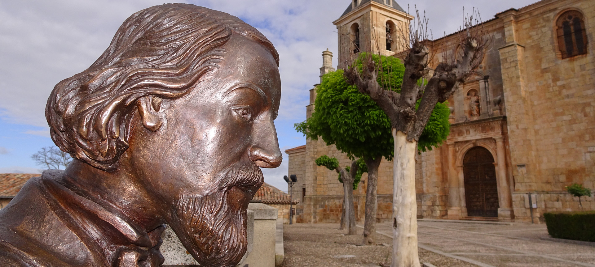 Monument to José Zorrilla, opposite the Collegiate Church of San Pedro in Lerma (Burgos, Castilla y León)