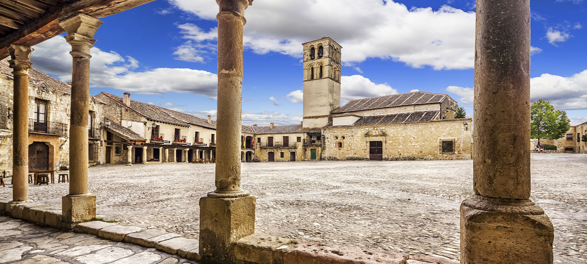 Plaza Mayor w Pedrazie, Segowia (Kastylia-León)