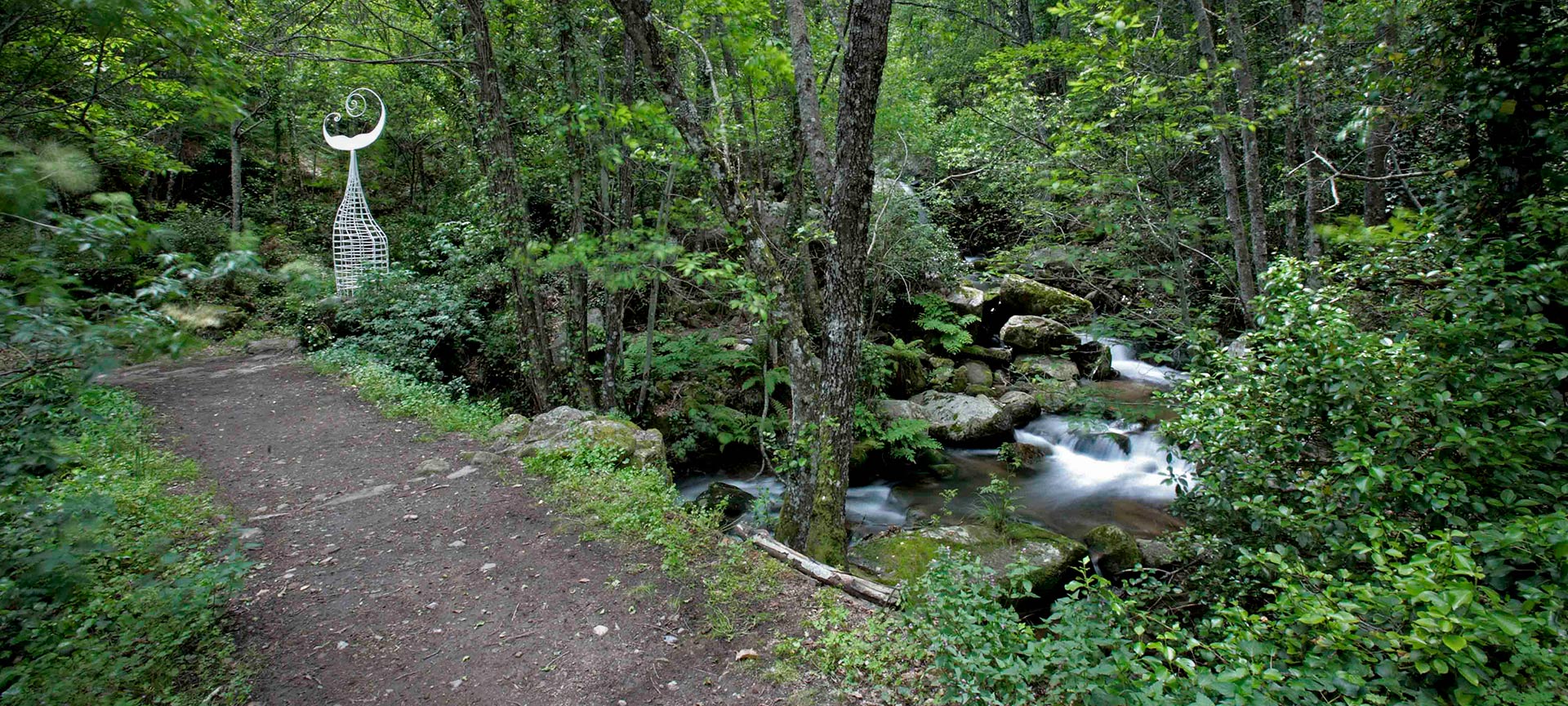 Scultura “Camino del Agua” nel Parco Naturale Las Batuecas - Sierra de Francia. Salamanca Scultura “Camino del Agua” nel Parco Naturale Las Batuecas - Sierra de Francia. Salamanca