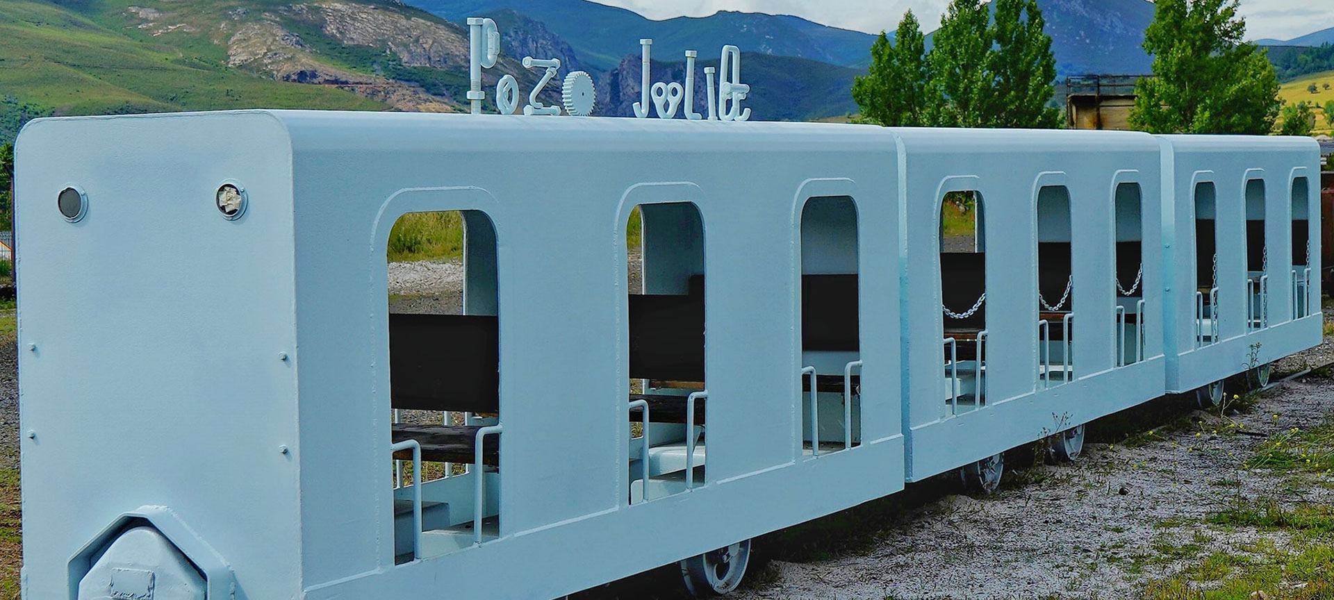 ポソ・フリアの修復された鉱山貨車(レオン県) ポソ・フリアの修復された鉱山貨車(レオン県)