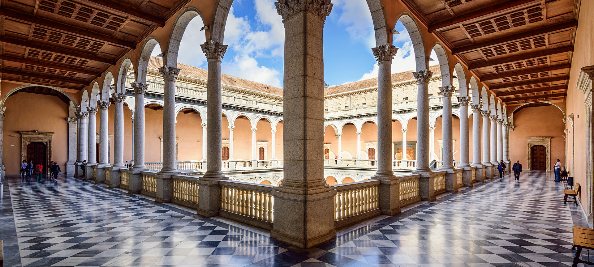 Intérieur de l'alcazar de Tolède