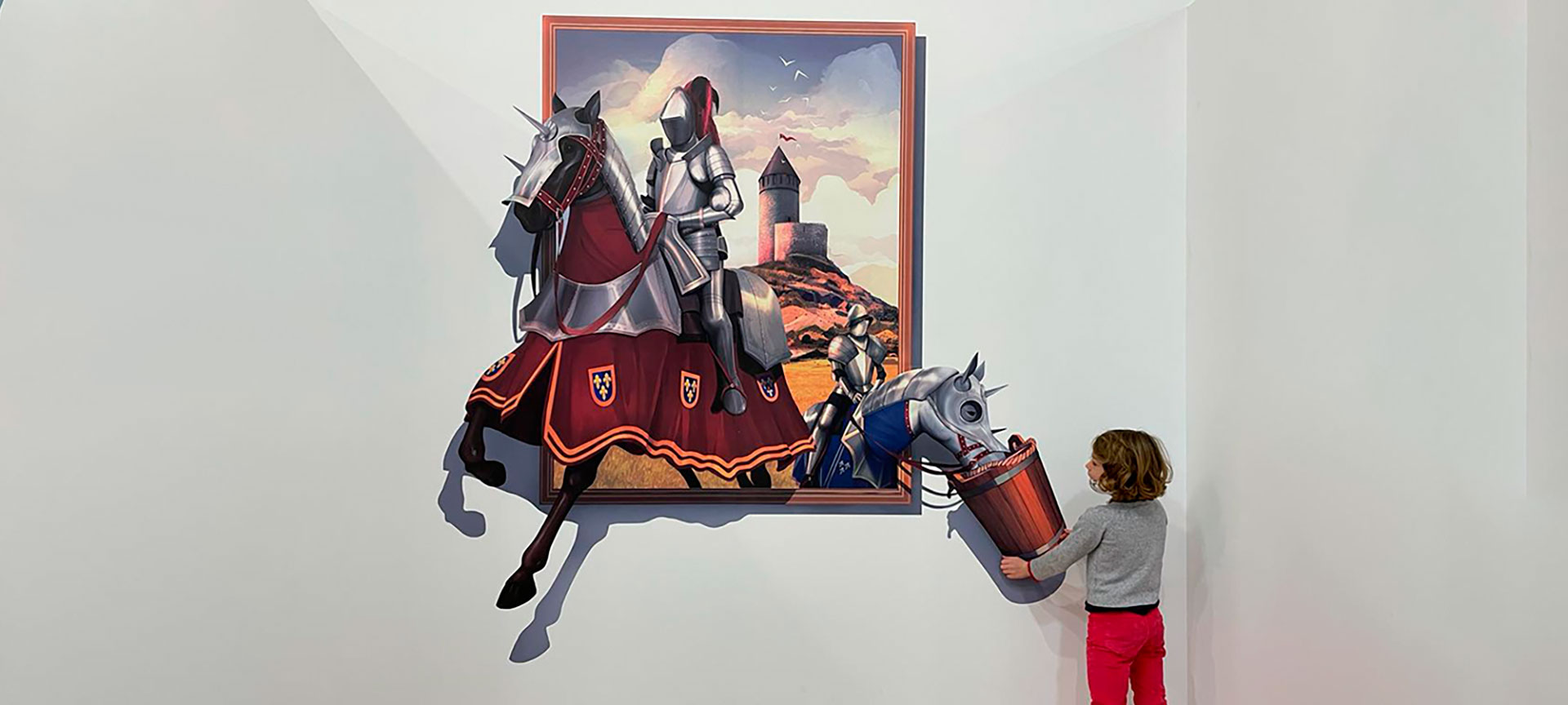 Petite fille au Musée Iluziona de Tolède
