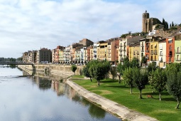 Rio Segre ao passar por Balaguer (Lleida, Catalunha)