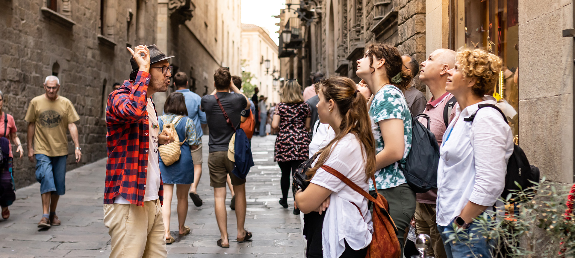Tourist route in Barcelona's Gothic Quarter