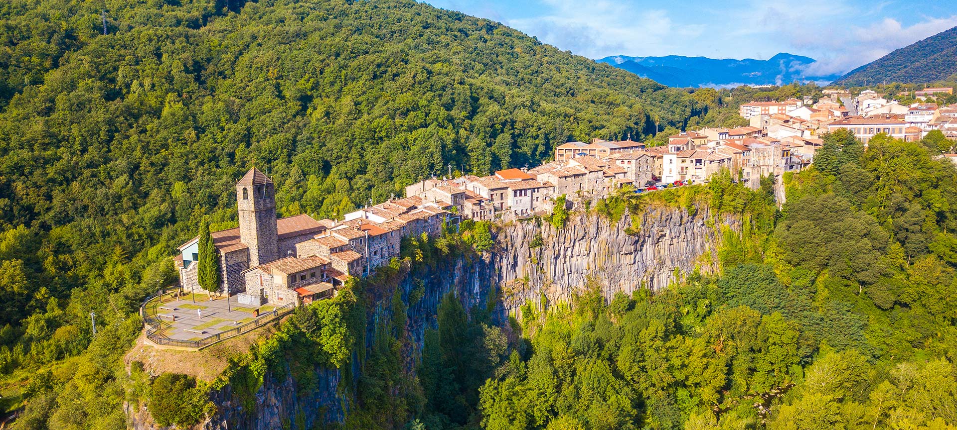 Veduta aerea di Castellfollit de la Roca. Girona