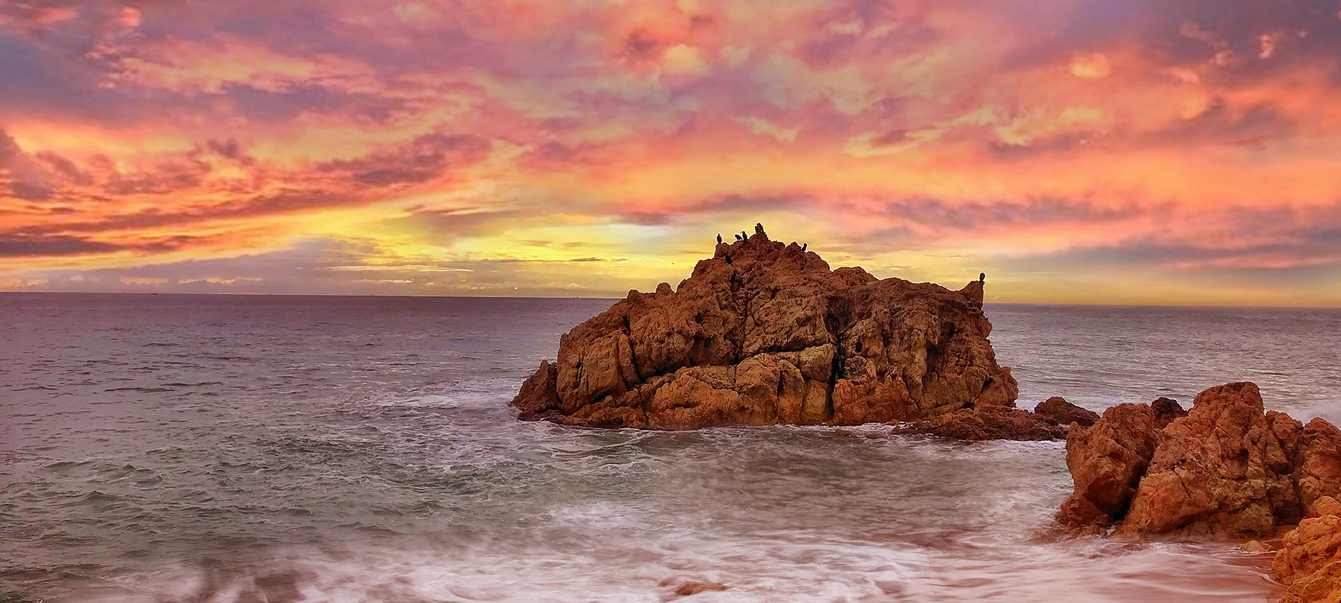 "Roca Grossa sulla Playa de las Rocas di Calella "