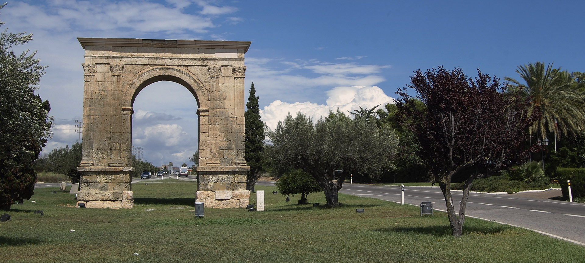 Bará Arch in Roda de Berà (Tarragona, Catalonia)