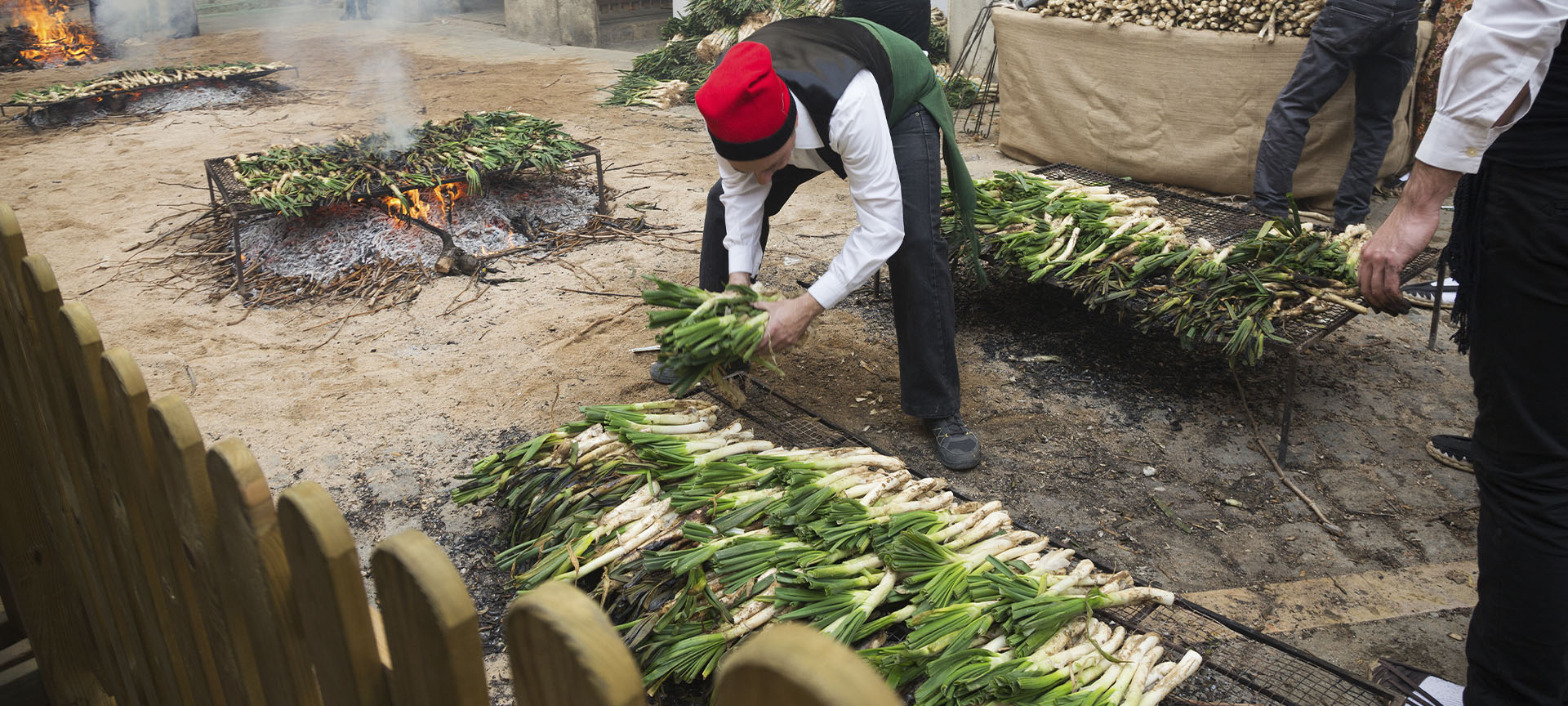 Immagine di una tipica calçotada a Valls (Tarragona, Catalogna)