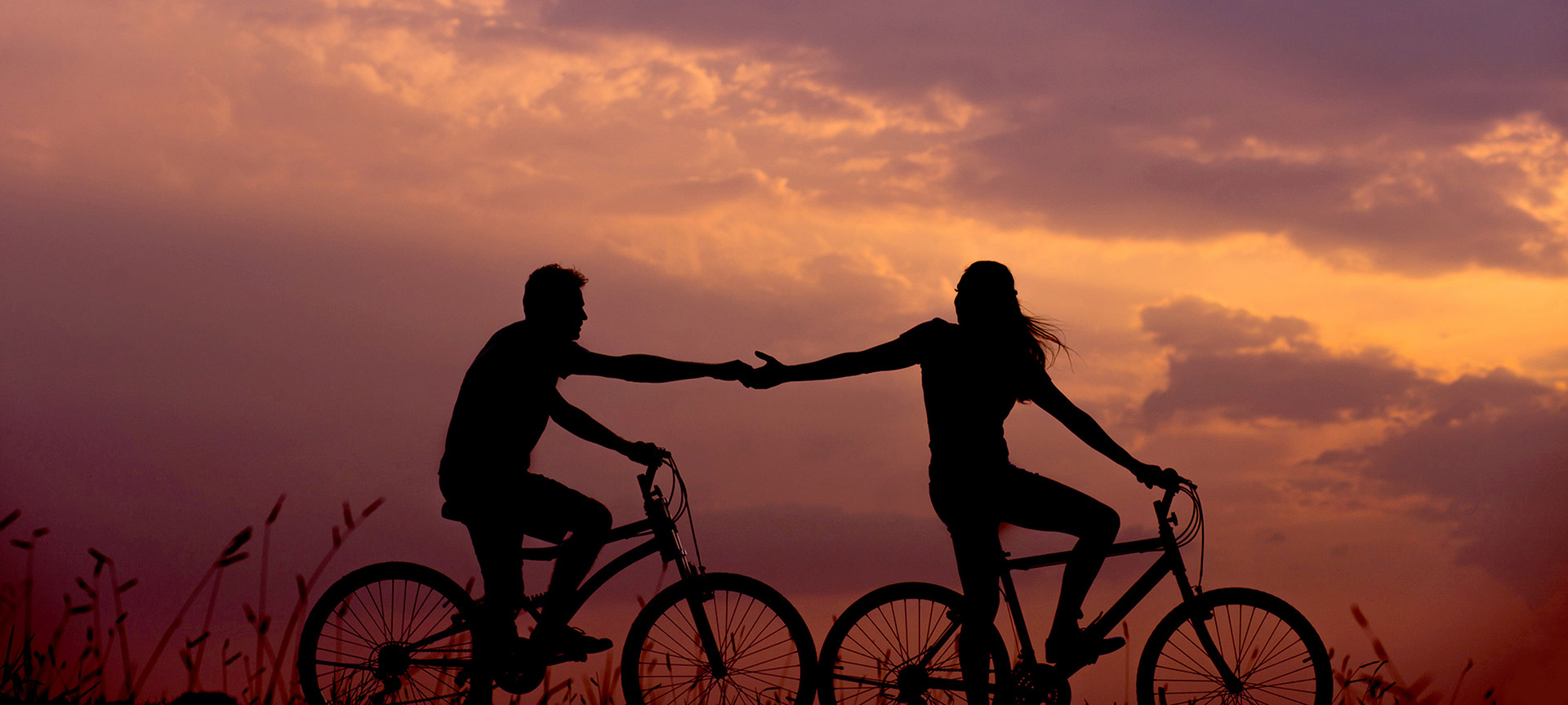 Un couple à vélo Un couple à vélo