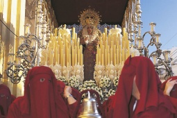 Una delle processioni della Settimana Santa di Malaga