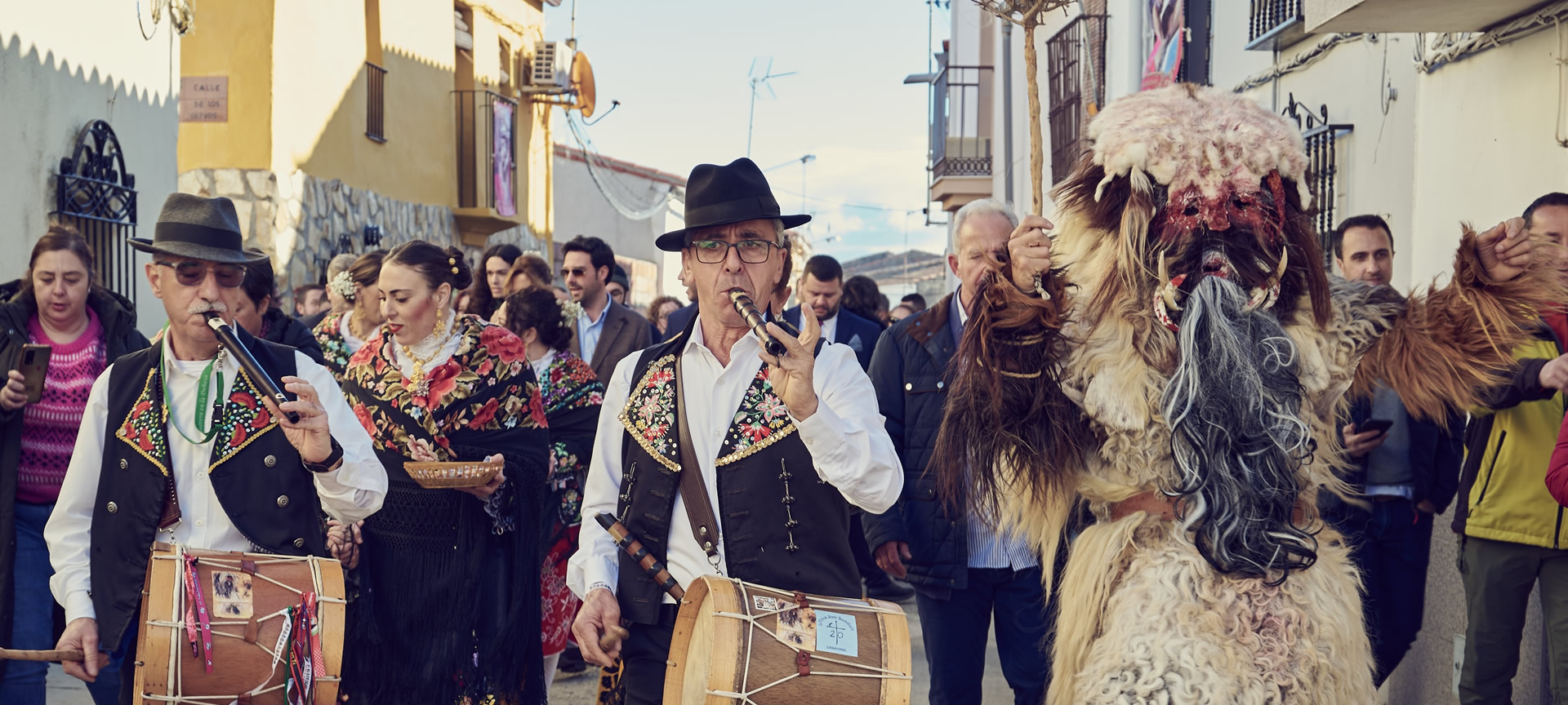 Desfile de Carantoñas en Acehúche, Cáceres Desfile de Carantoñas en Acehúche, Cáceres