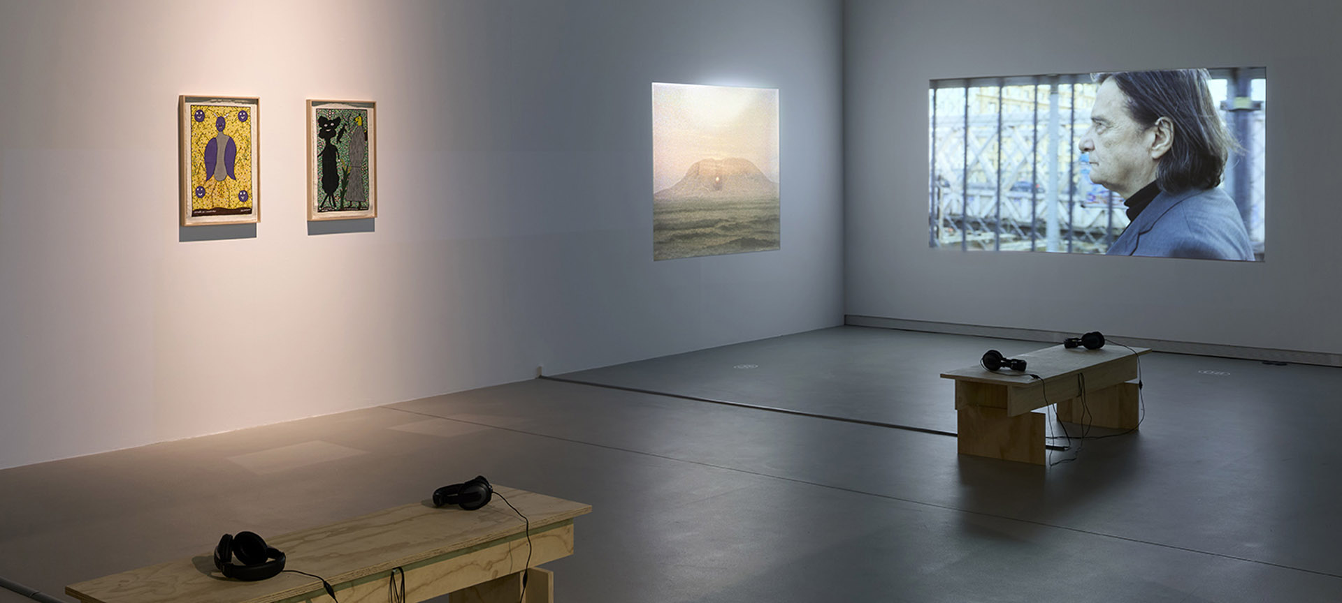 View of the exhibition 'Looking Through a Circle in a Circle of Looks'. Artium Museoa
