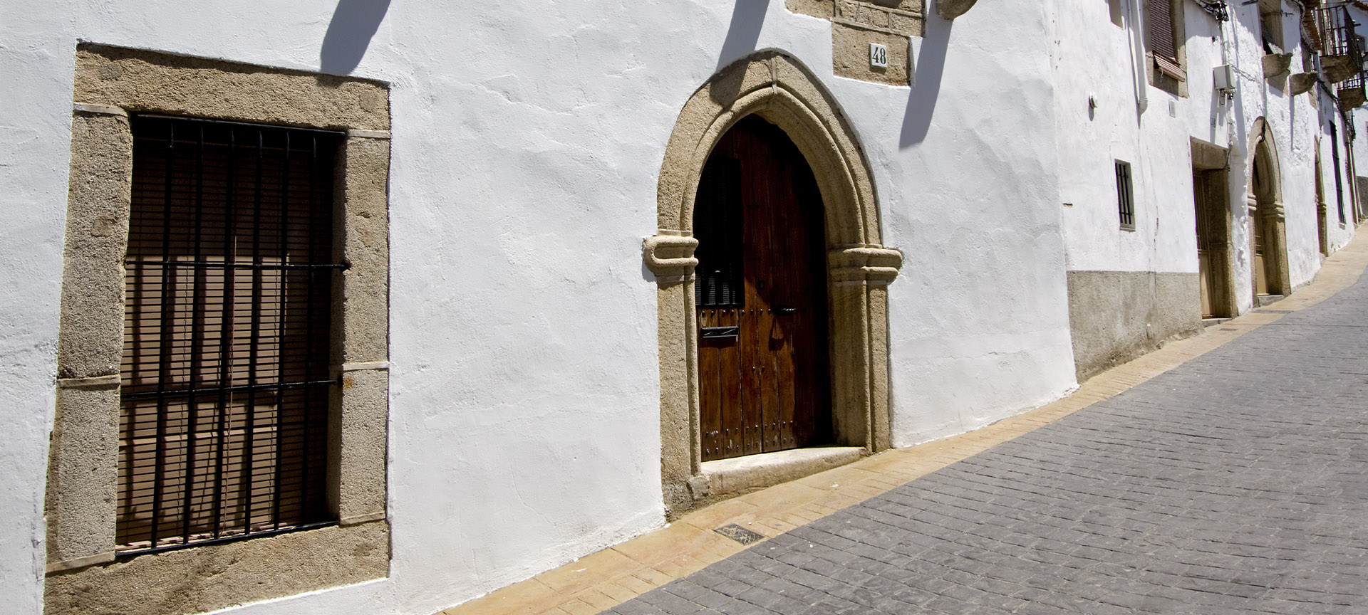 Une rue du quartier juif de Valencia de Alcántara (province de Cáceres, Estrémadure) Une rue du quartier juif de Valencia de Alcántara (province de Cáceres, Estrémadure)