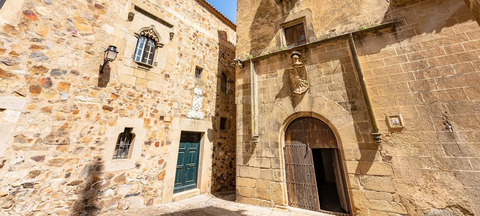 Casa del Águila House