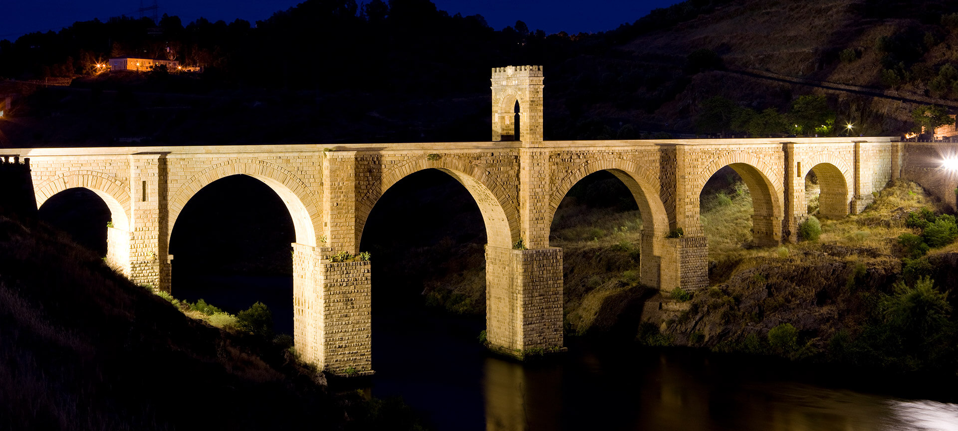 Brücke von Alcántara bei Nacht, Extremadura Brücke von Alcántara bei Nacht, Extremadura