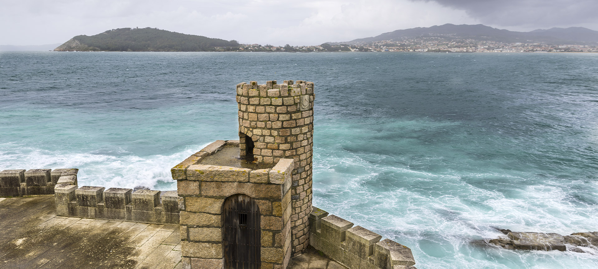 Veduta di Baiona (Pontevedra, Galizia) dalla Fortezza di Monterreal