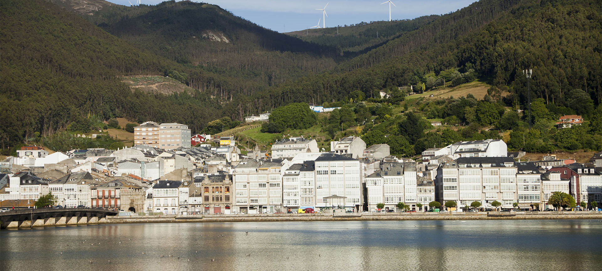 Panoramablick auf Viveiro (Lugo, Galicien)