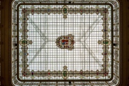 Górne oszklenie centralnego dziedzińca. Muzeum Minerałów