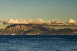 Montanhas do Rif desde o parque intercontinental mediterrâneo