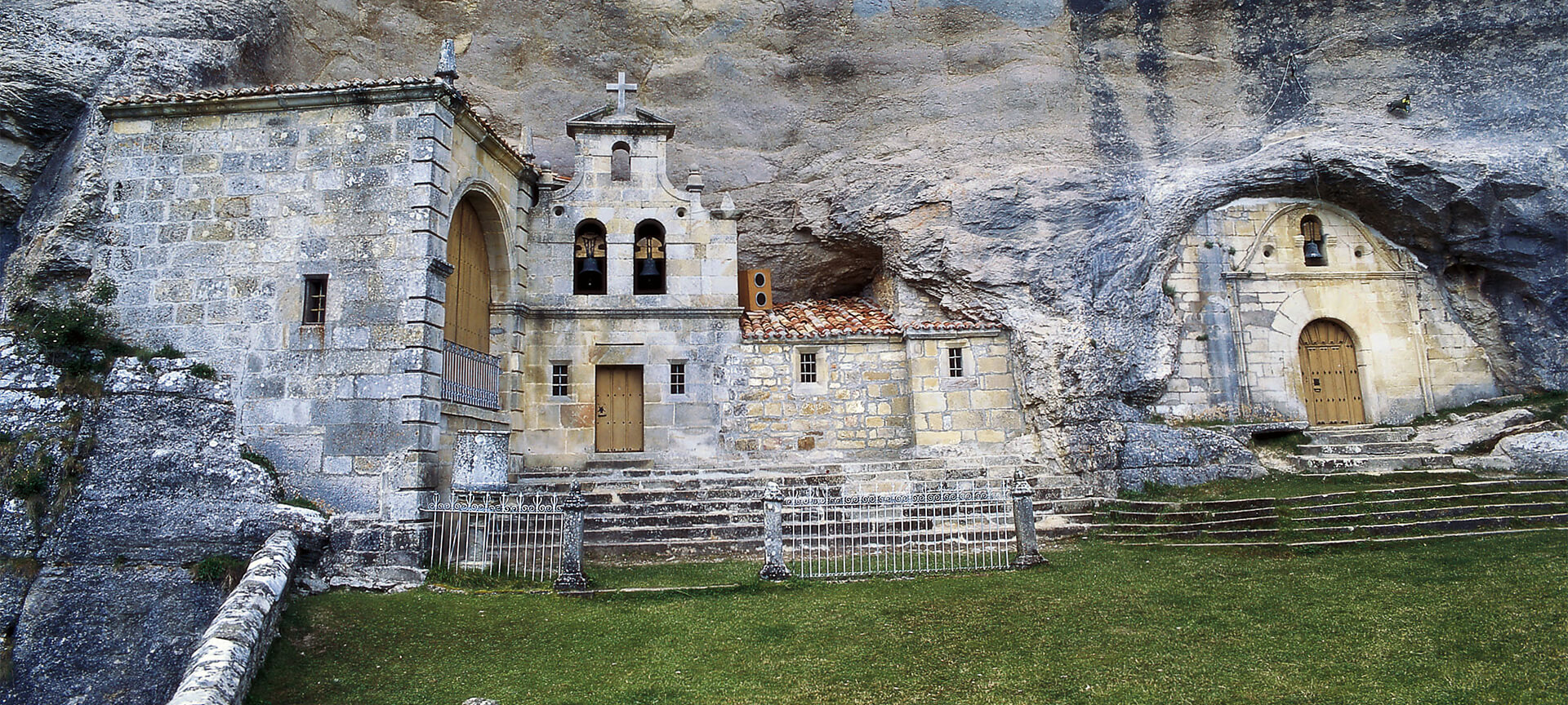Ermitage de San Bernabé à Ojo Guareña Ermitage de San Bernabé à Ojo Guareña