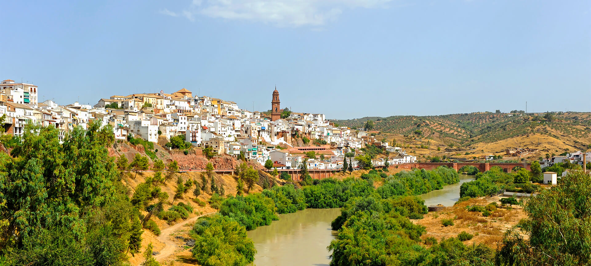 Pueblo de Montoro, sobre el río Guadalquivir