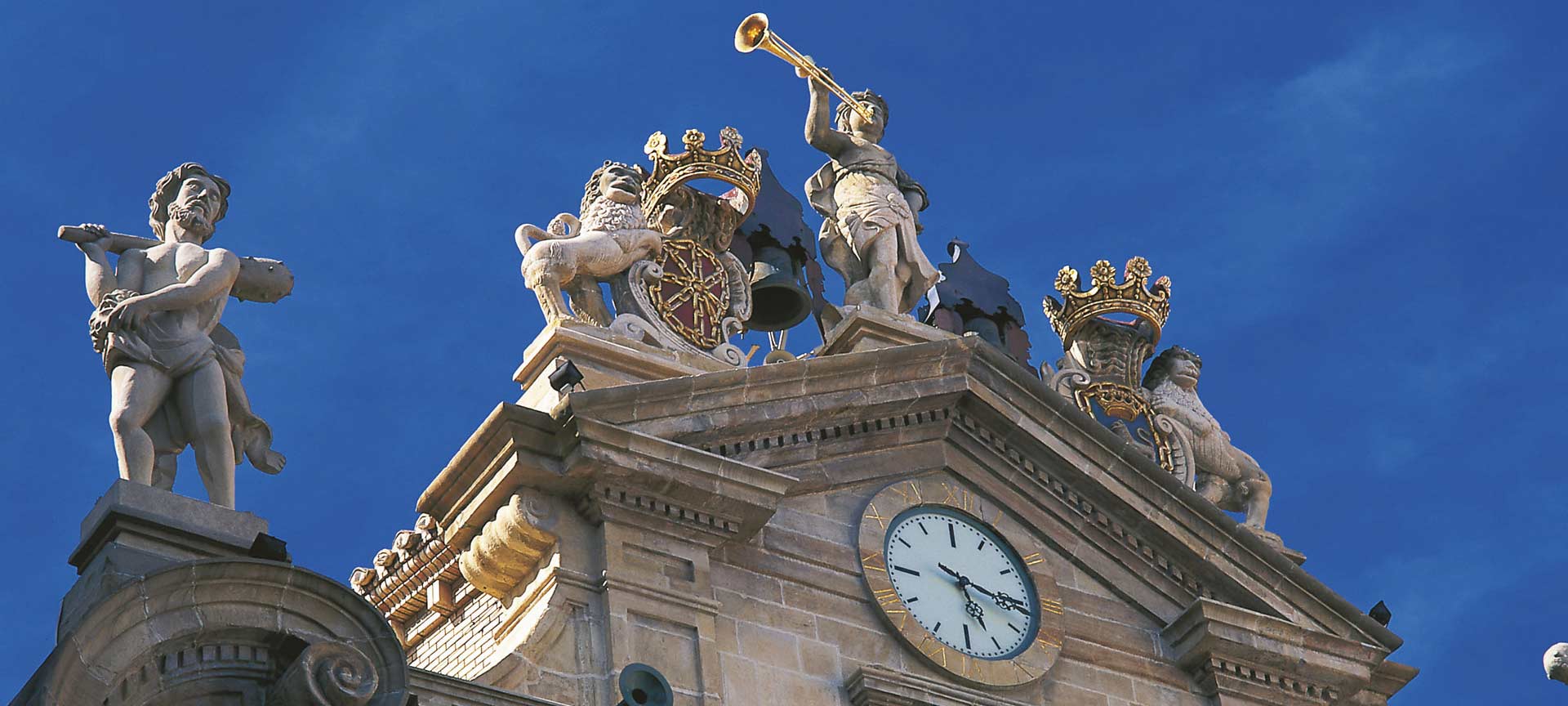Detalhe da prefeitura de Pamplona